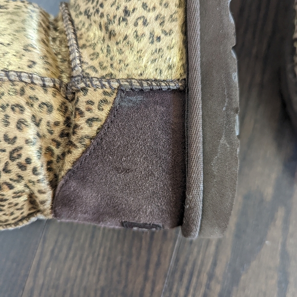 Short Metallic Calf Hair Uggs - Picture 9 of 10